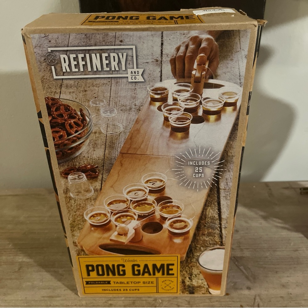 Beer pong or liquor pong with 25 shot glasses - Picture 2 of 5